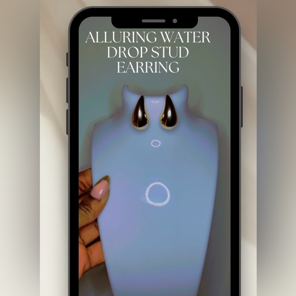 Alluring Water Drop Stud Earrings - Picture 1 of 2